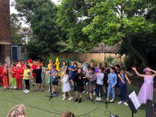 Year 3's 'Rainbow Spectacular' show